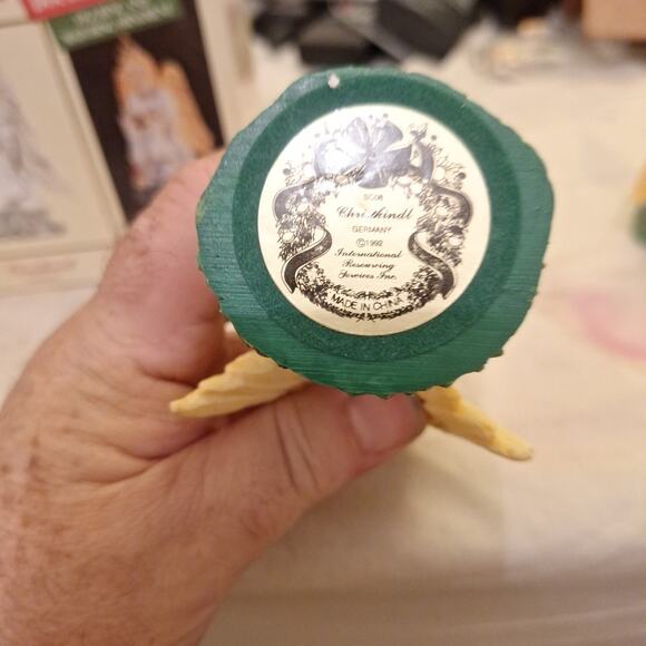 Angel Figurine with Matching Ornament International Santa Claus Collection 1992 - Picture 4 of 7